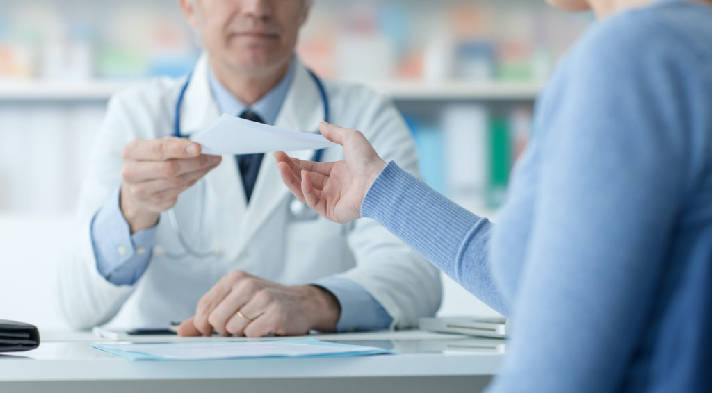 A doctor discusses a partial knee replacement in Kansas City