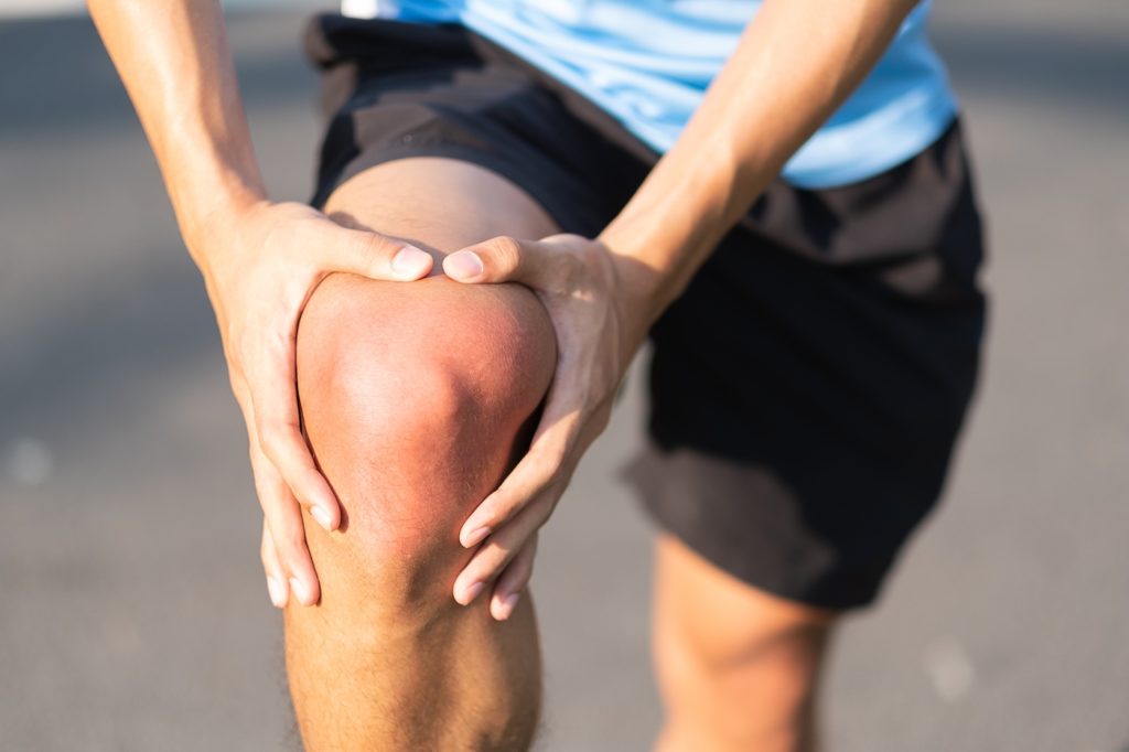 A man in need of our Orthopedic Services in Overland Park